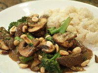 Beef, Broccoli and Mushrooms with Peanut Sauce